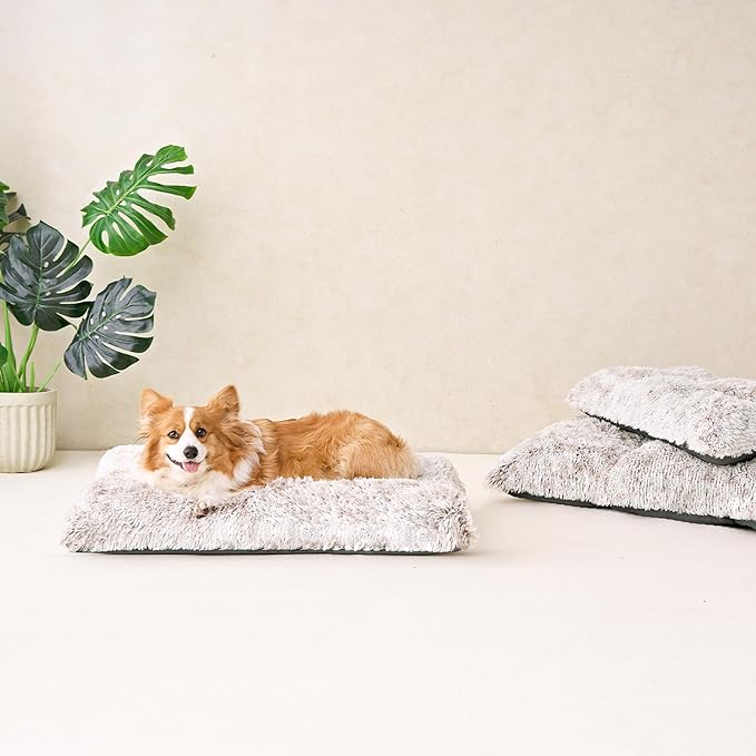 EHEYCIGA Fluffy Dog Crate Bed for Large Dogs, Plush Faux Fur Crate Pad, Calming Anti Anxiety Large Dog Bed, Washable Soft Warm Mat with Non-Slip Bottom, Brown