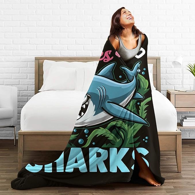 Just A Girl Who Love Sharks Blanket Ocean Sharks Decor Throw Blanket Gifts for Girls Boys Super Warm Soft Plush Fleece Flannel Blanket Winter Couch Bedding Blanket for Adults Kids Women Men 60"X50"