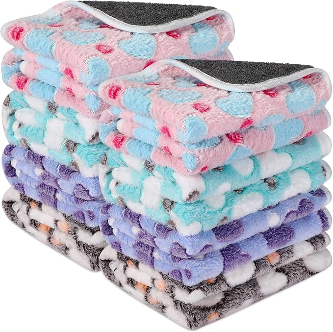 Tudomro 8 Pcs Guinea Pig Blankets Washable Small Pet Fleece Bedding Cage Liners Double Sided Pet Reusable Sleep Mat Pad Cover for Ferret Chinchilla Furniture Protection(Heart,16 x 24 Inch)