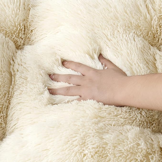 EHEYCIGA Fluffy XXL Dog Crate Pad, Plush Faux Fur Crate Bed for Extra Large Dogs, Calming Anti Anxiety XXL Dog Bed, Washable Warm Mat with Non-Slip Bottom, Ivory Beige