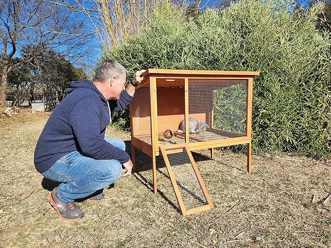Zylina Rabbit Hutch 46" (L) X 25.6"(W) X 43.3" (H)